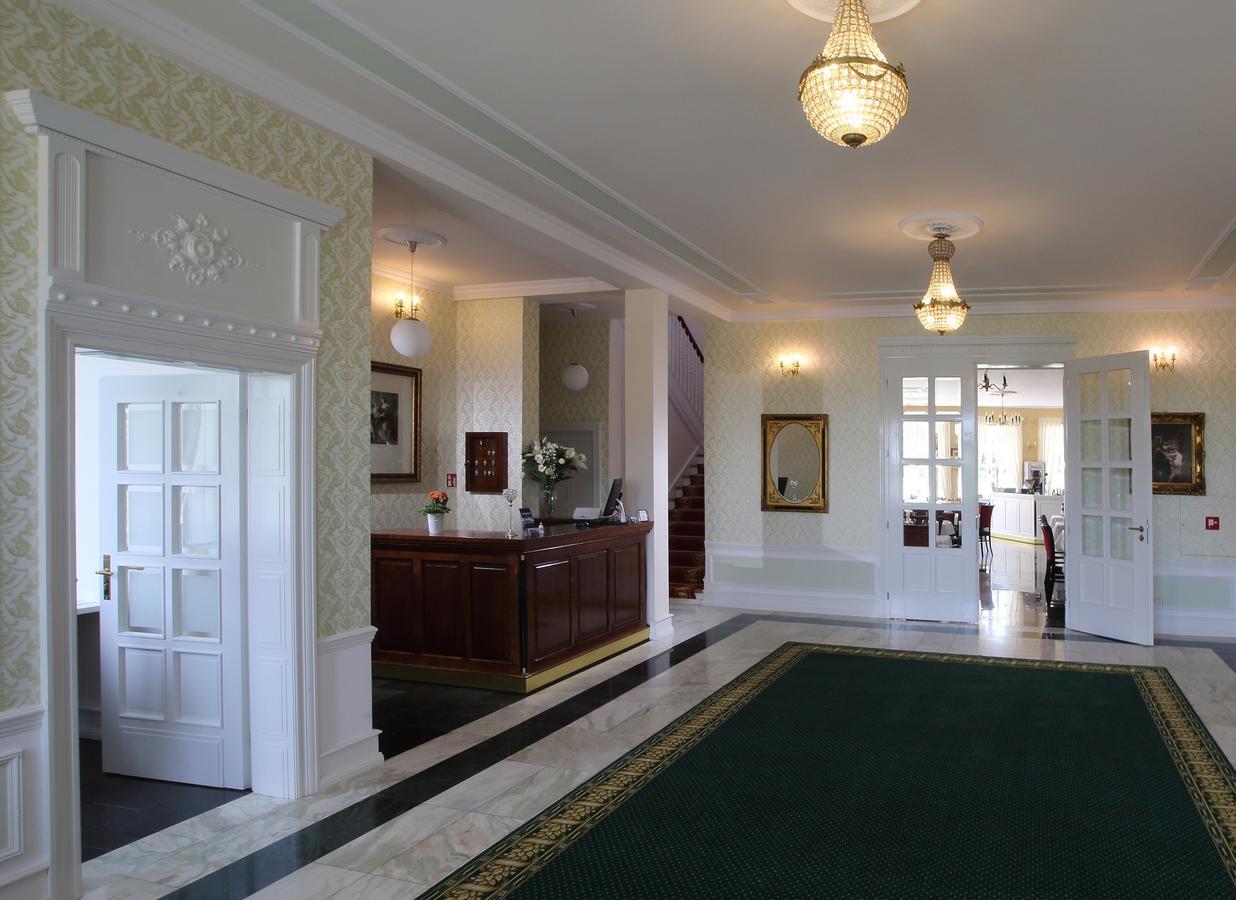 Palac I Folwark Nemino Sierakowice  Bagian luar foto