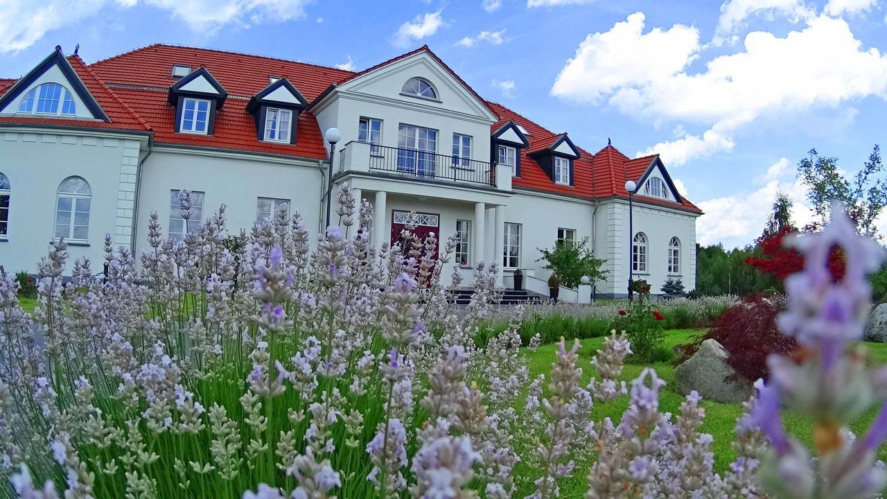 Palac I Folwark Nemino Sierakowice  Bagian luar foto